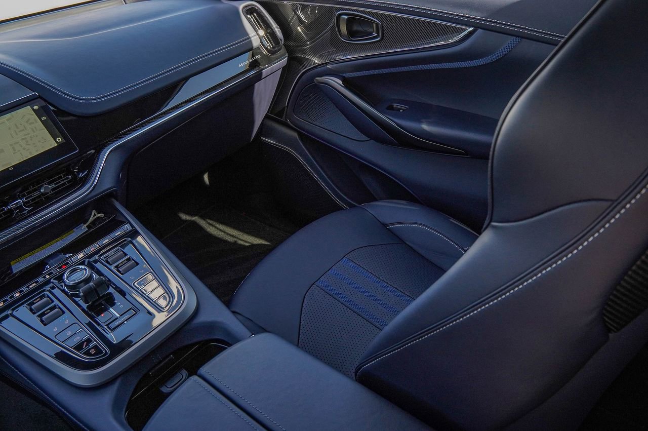 New 2026 Aston Martin DBX 707 image 32