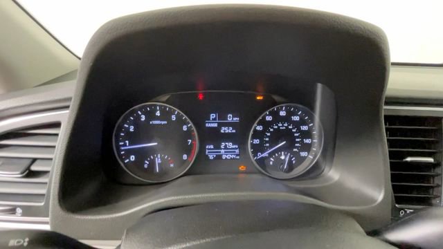 Used 2017 Hyundai Elantra SE FWD image 28