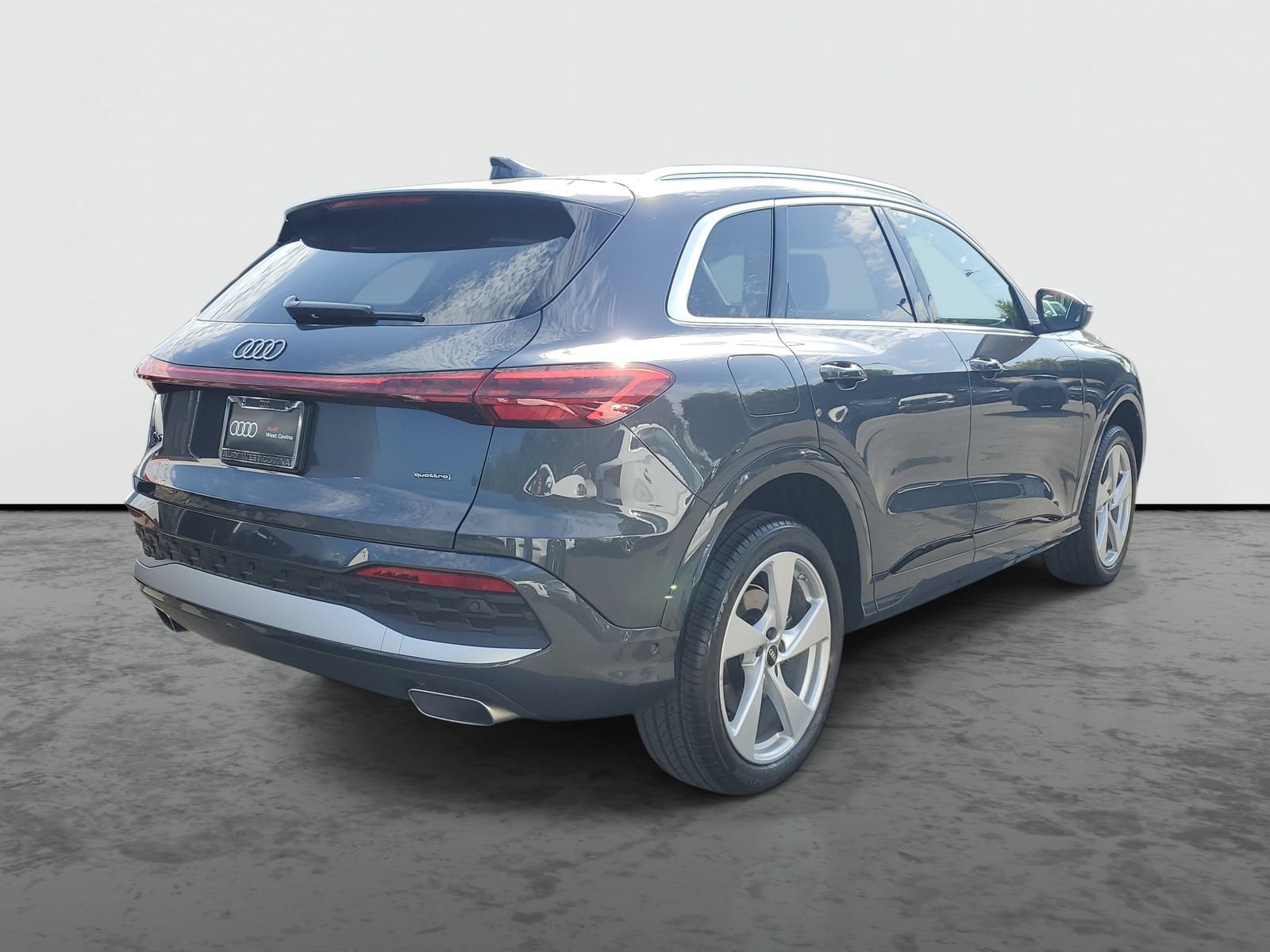 Used 2025 Audi Q5 Premium Plus w/ Premium Plus AWD/4WD image 4