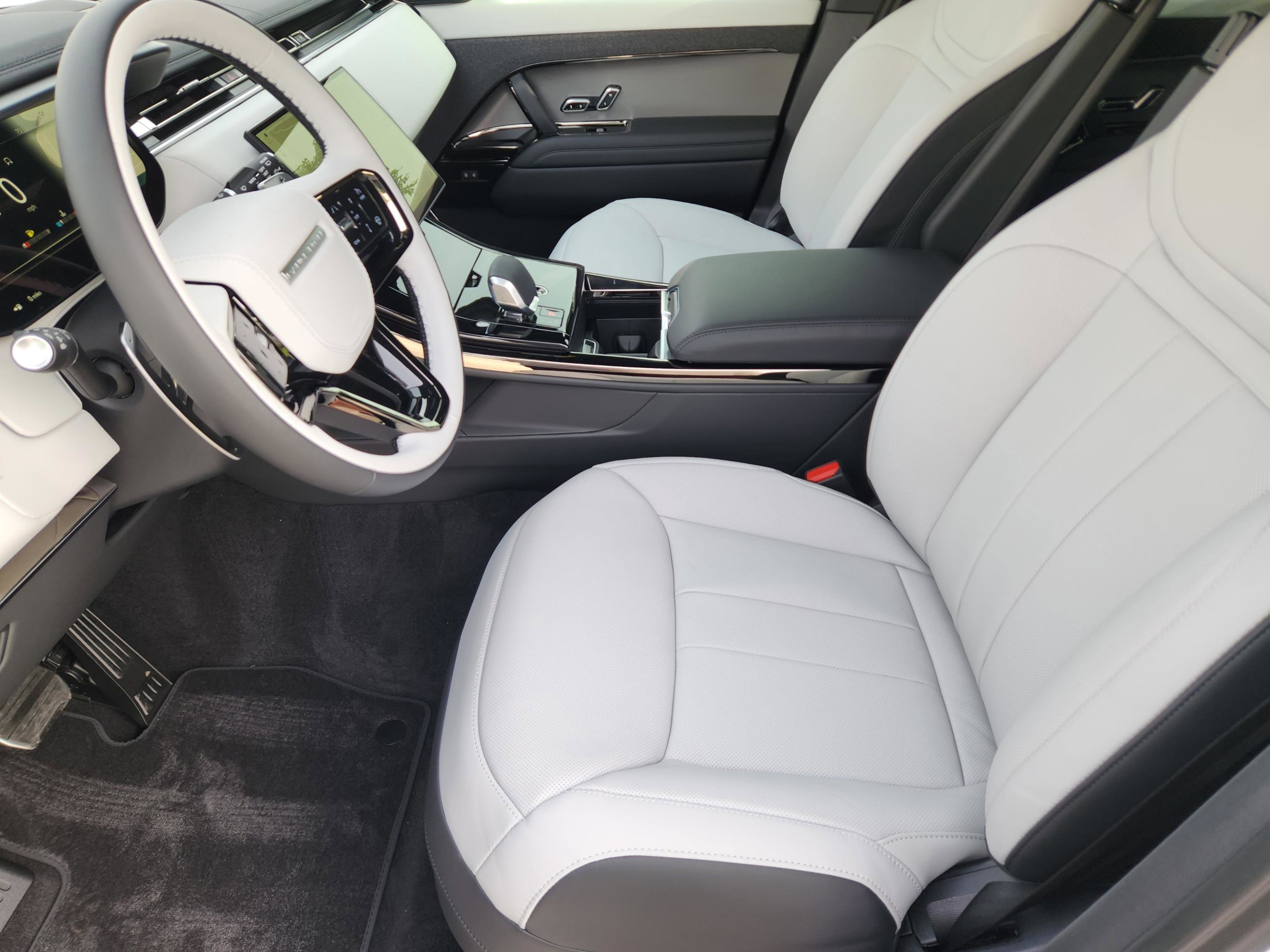 New 2026 Land Rover Range Rover Sport Dynamic SE AWD/4WD image 8