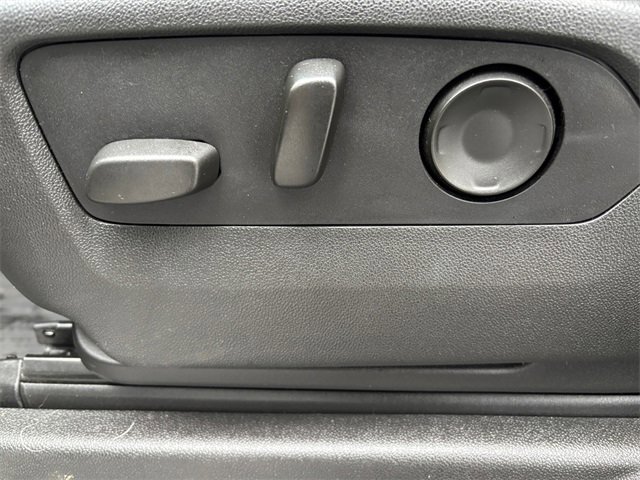 Used 2021 GMC Yukon AT4 w/ AT4 Premium Plus Package image 16