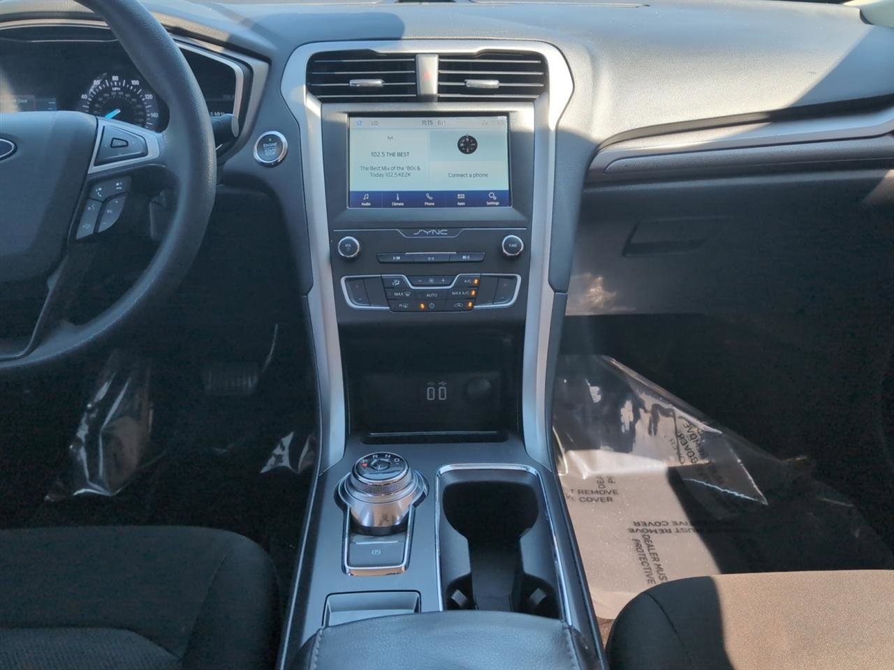 Used 2020 Ford Fusion SE FWD image 13