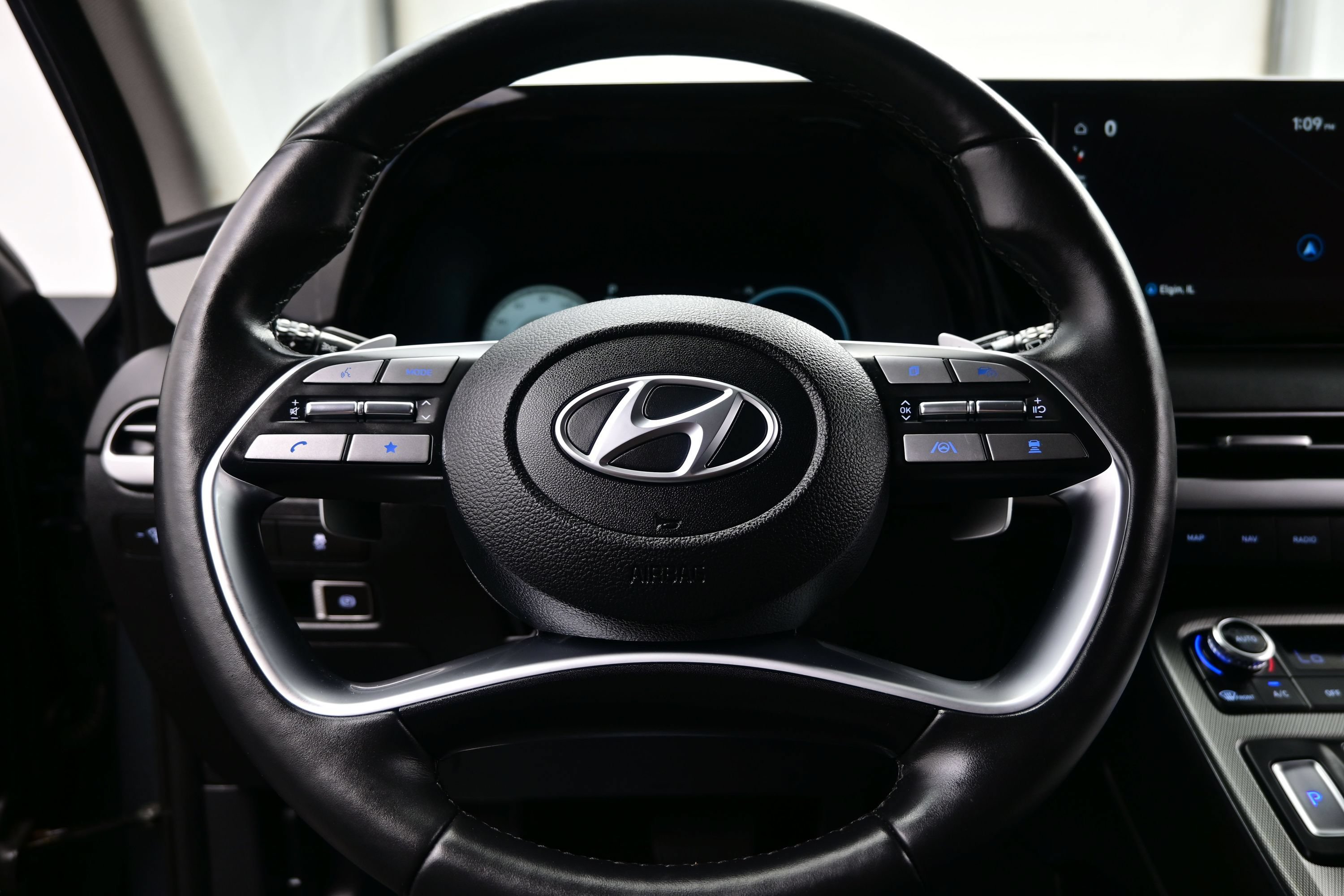 Used 2023 Hyundai Palisade SEL w/ Winter Package AWD/4WD image 25