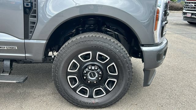 New 2026 Ford F250 Platinum AWD/4WD image 9