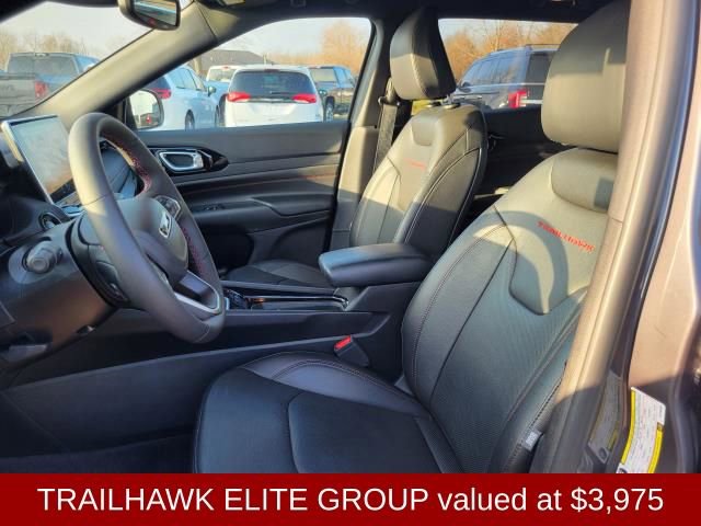 Used 2024 Jeep Compass Trailhawk w/ Trailhawk Elite Group image 13