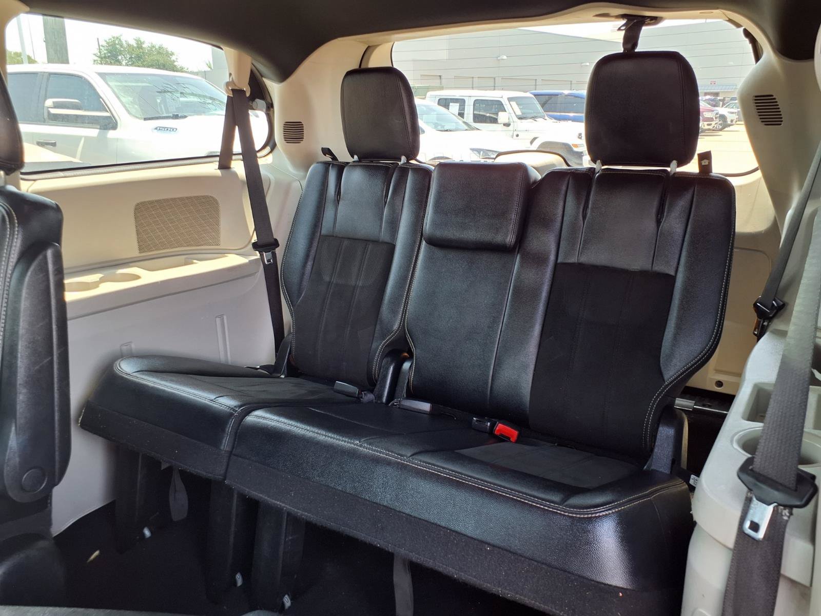 Used 2019 Dodge Grand Caravan SXT FWD image 22
