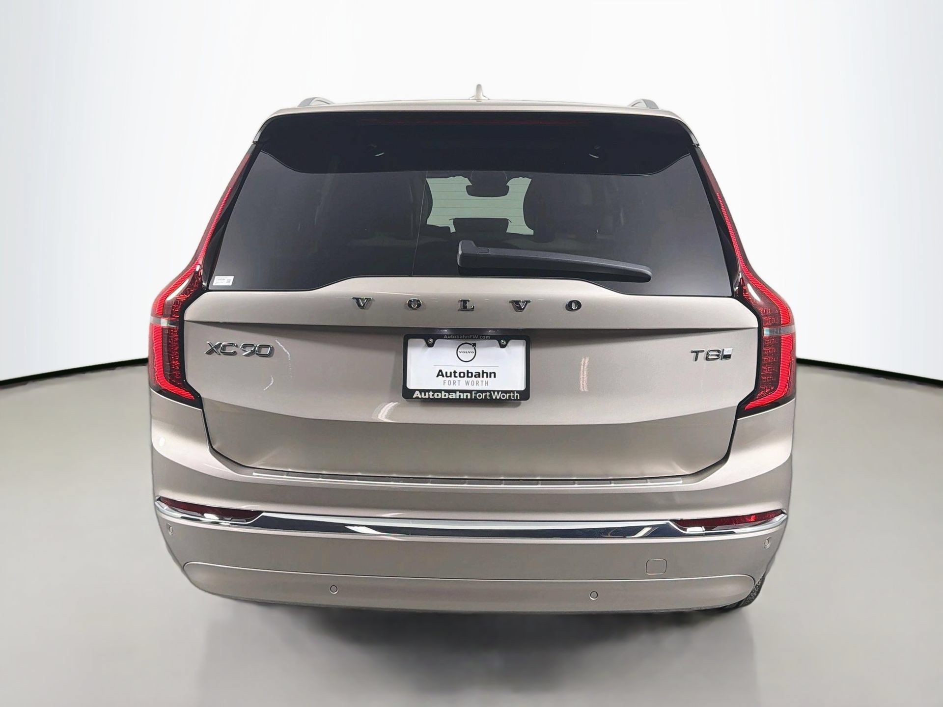 New 2026 Volvo XC90 T8 Plus w/ Protection Package Premier AWD/4WD image 6