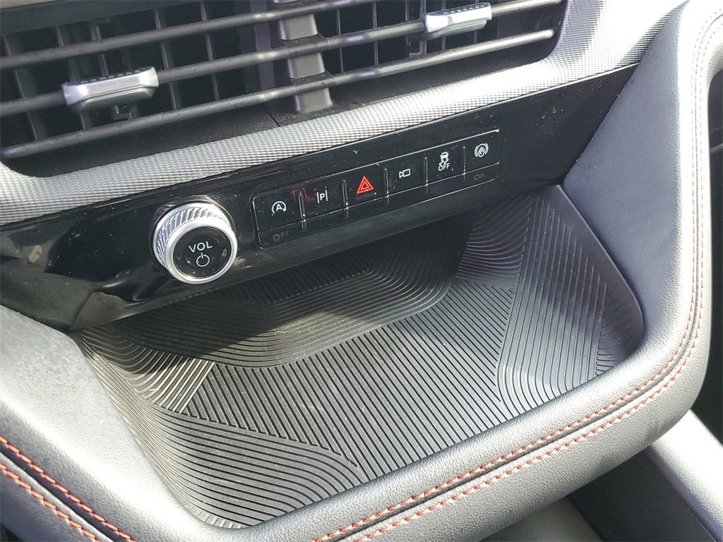 Used 2025 Ford Explorer ST-Line image 18