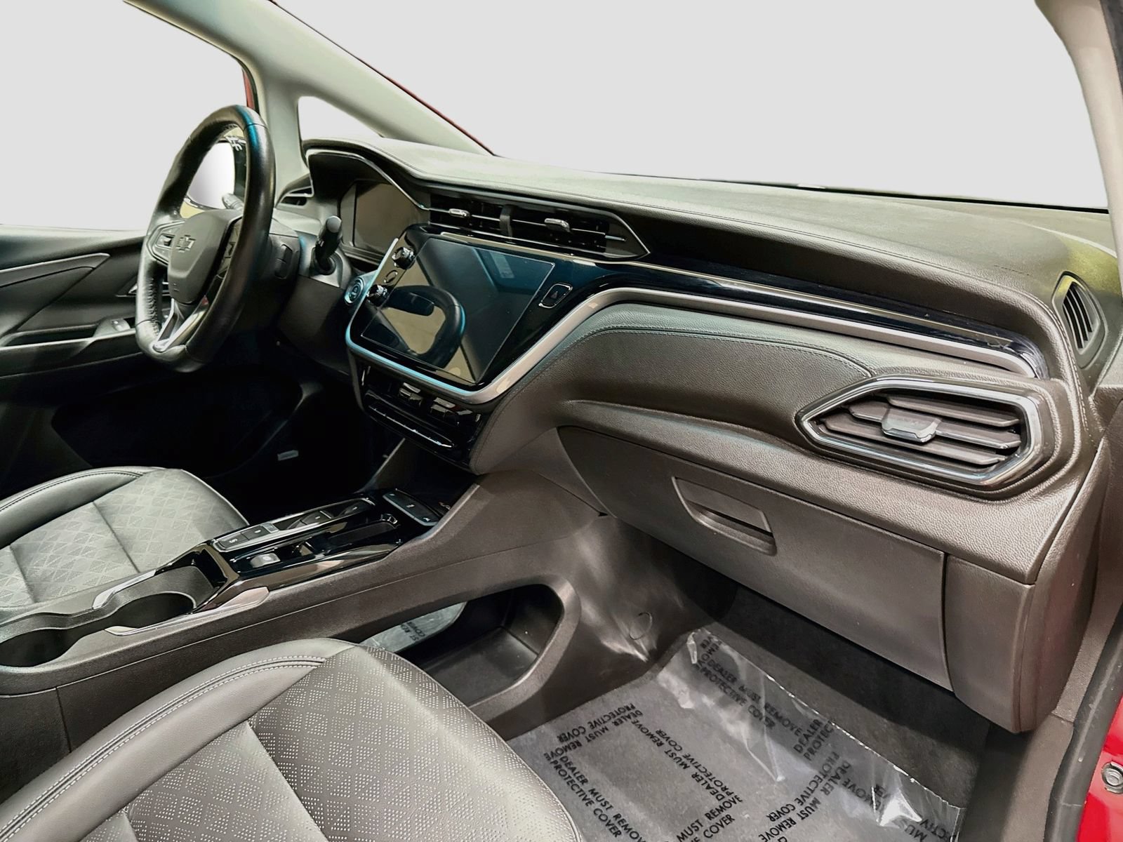 Used 2022 Chevrolet Bolt LT w/ Infotainment Package FWD image 32