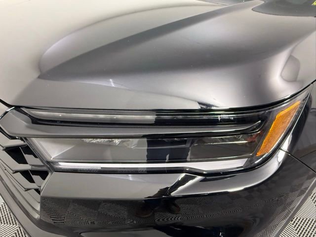 Used 2025 Honda Pilot Black Edition image 12