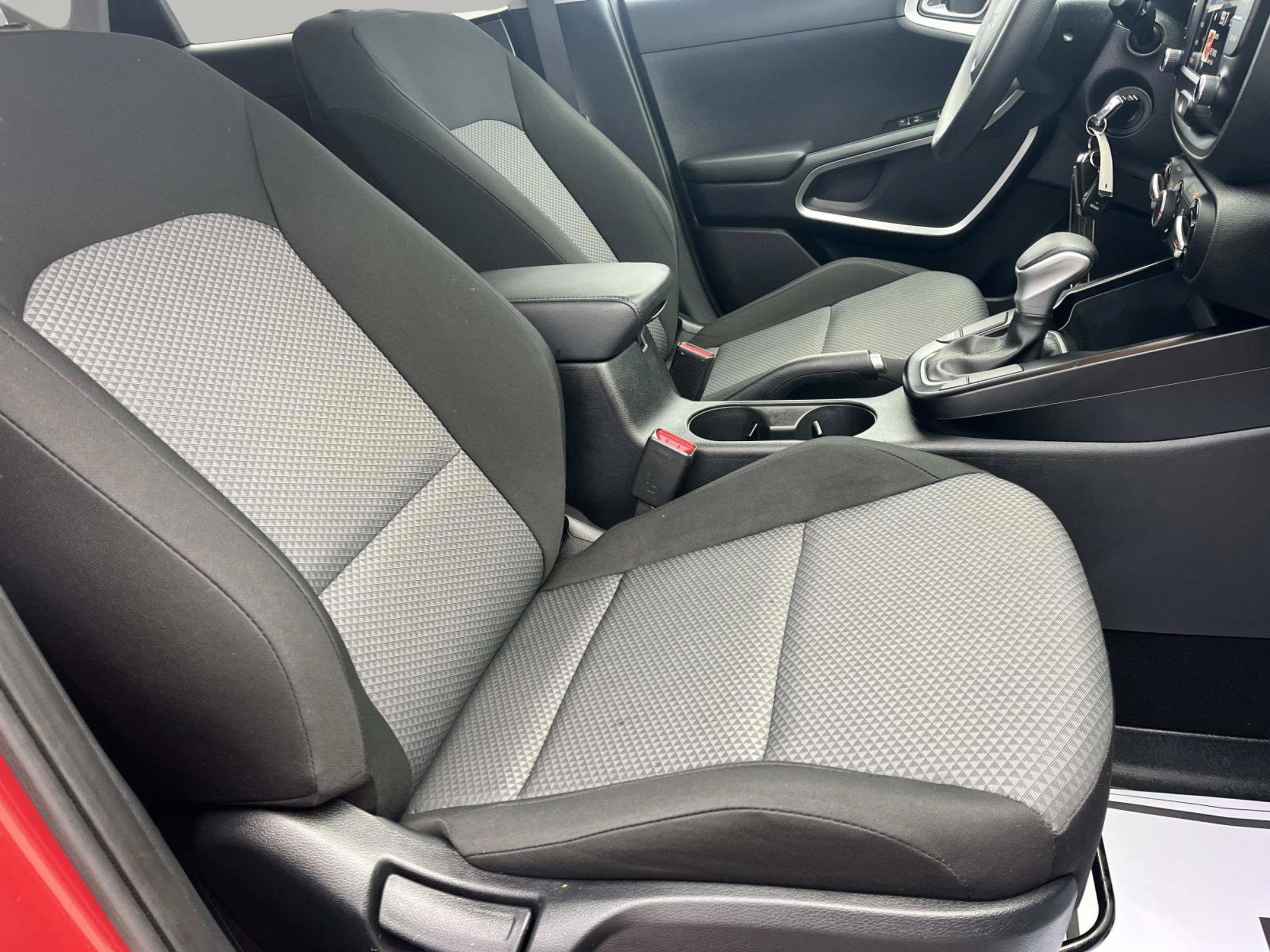 Used 2022 Kia Soul LX image 20