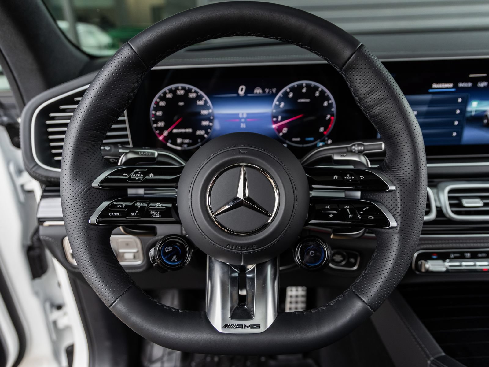 Used 2025 Mercedes-Benz GLS 63 AMG 4MATIC image 26
