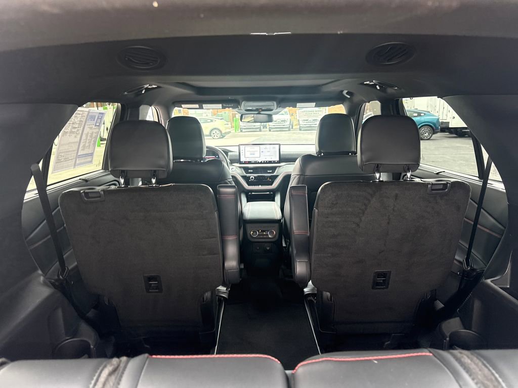 Used 2025 Ford Explorer ST image 14