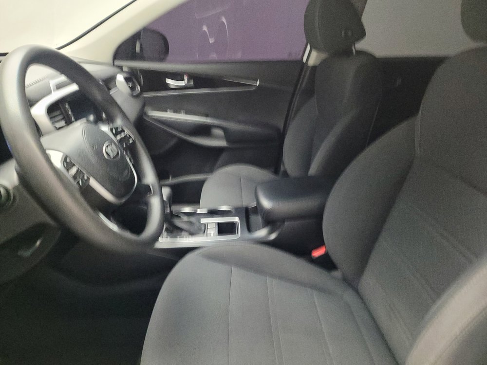 Used 2019 Kia Sorento FWD image 17