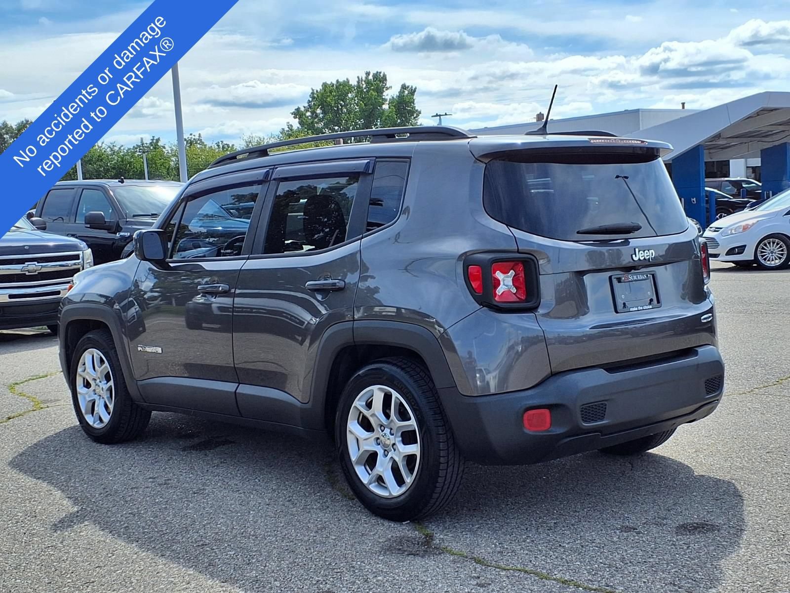 Used 2016 Jeep Renegade Latitude w/ Popular Equipment Group FWD image 8