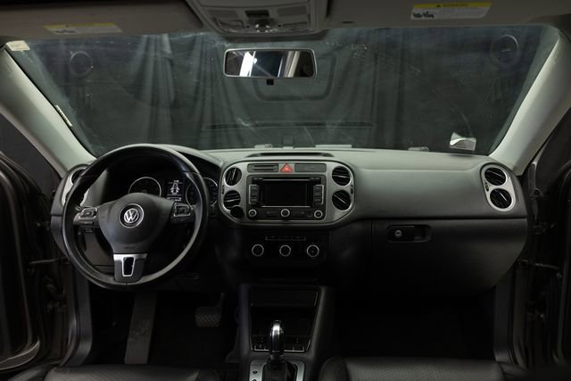 Used 2011 Volkswagen Tiguan SEL AWD/4WD image 17