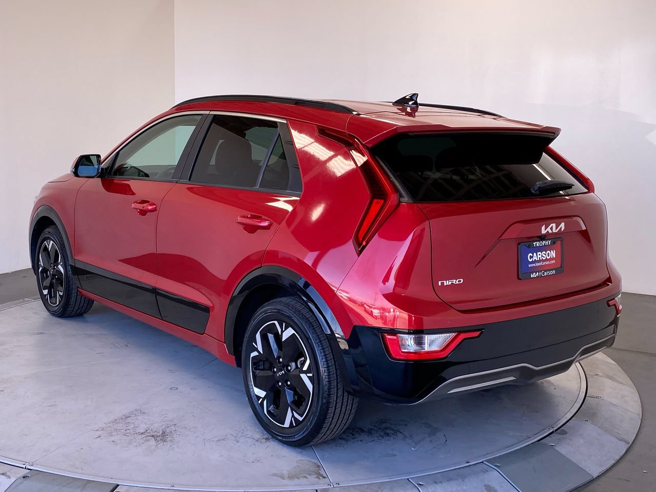 Certified 2023 Kia Niro Wind FWD image 3