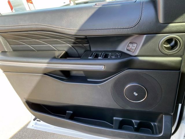 Used 2020 Ford Expedition Platinum image 28