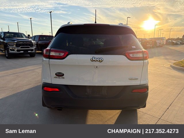 Used 2016 Jeep Cherokee Latitude w/ Cold Weather Group AWD/4WD image 4