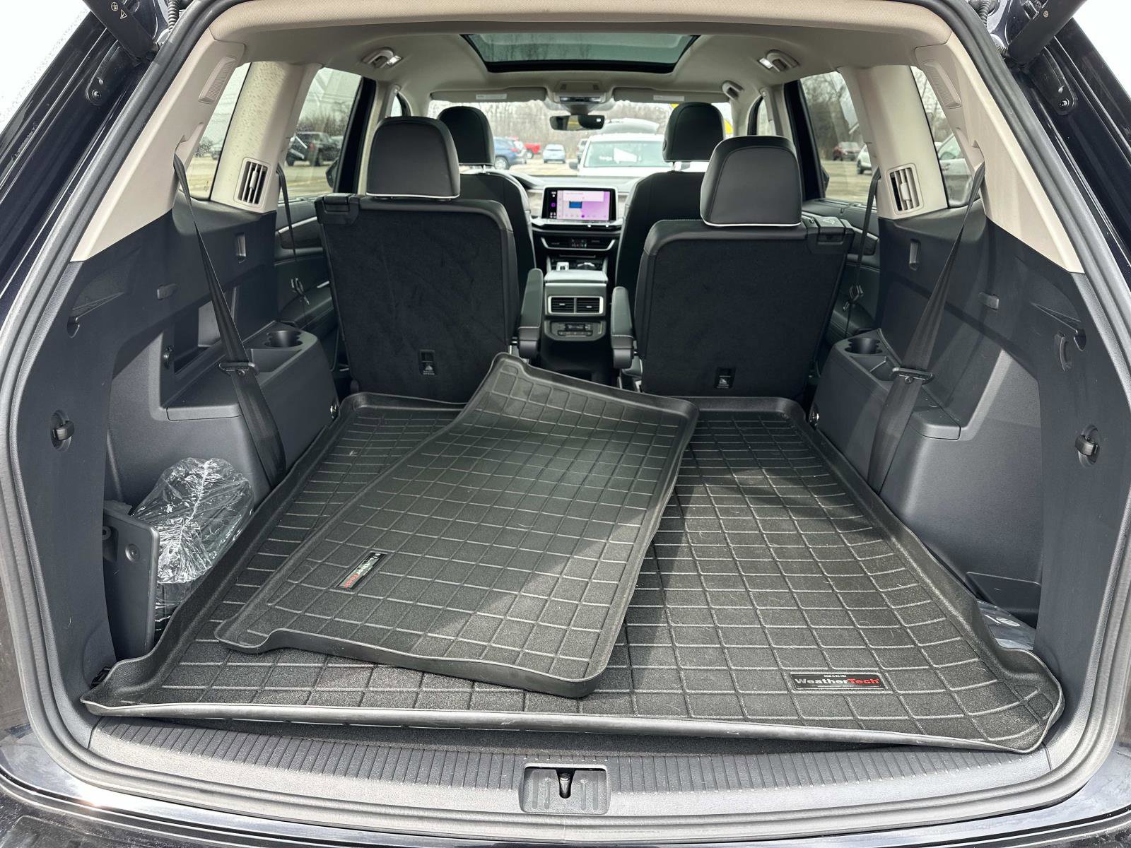 Used 2024 Volkswagen Atlas SEL Premium R-Line image 10