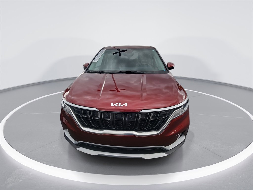 Used 2023 Kia Carnival LX image 3