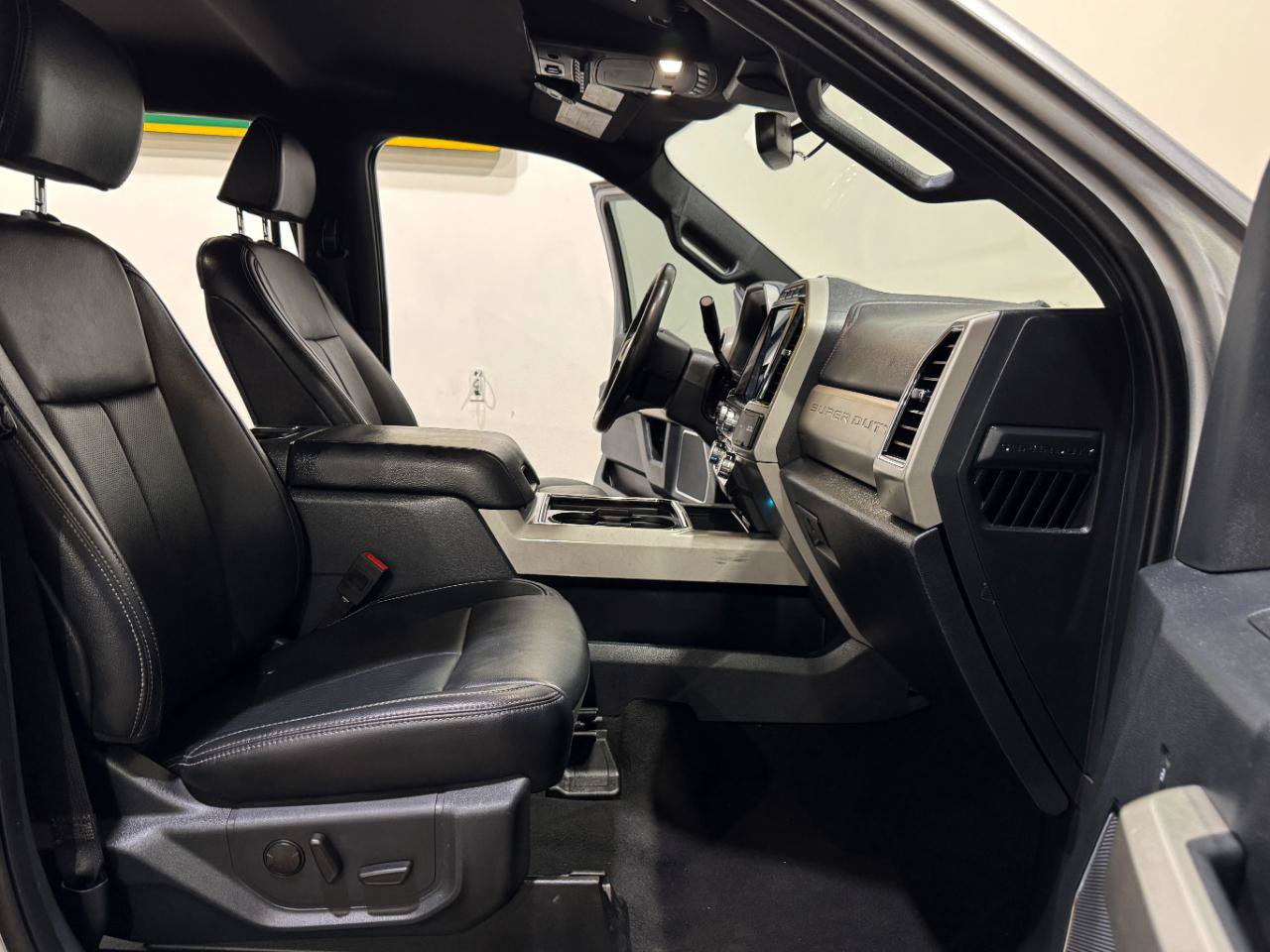 Used 2022 Ford F350 Lariat w/ Lariat Ultimate Package AWD/4WD image 13