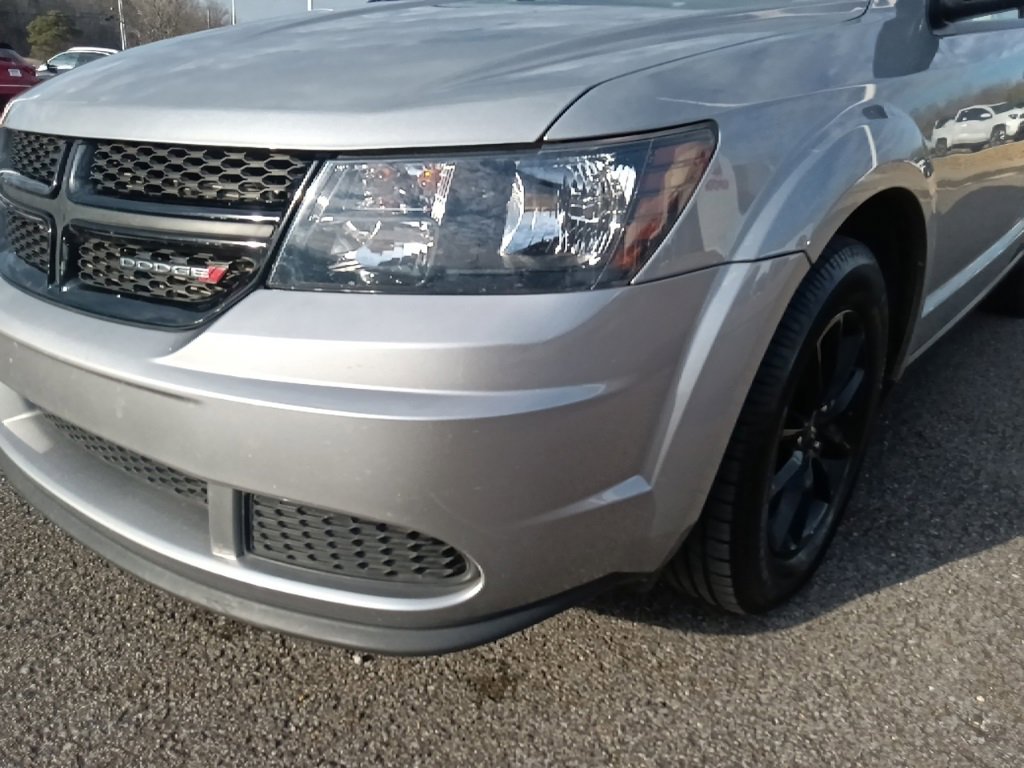 Used 2020 Dodge Journey SE w/ SE Popular Equipment Group image 9