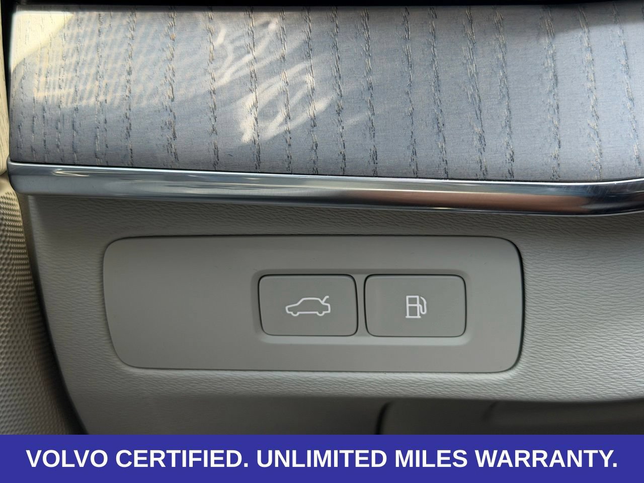 Certified 2025 Volvo XC90 T8 Plus AWD/4WD image 16