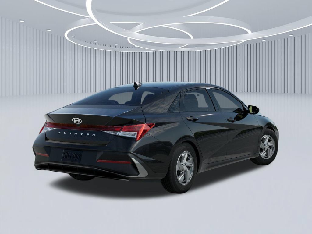 New 2026 Hyundai Elantra SE FWD image 4