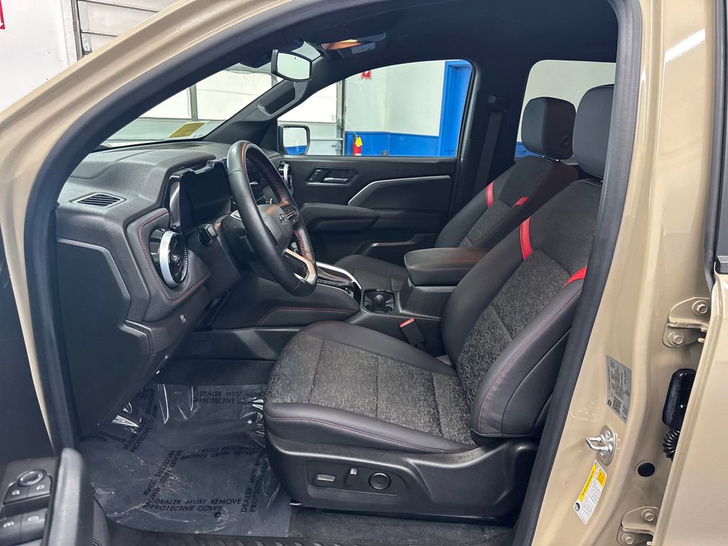 Used 2024 Chevrolet Colorado Z71 w/ Z71 Convenience Package 2 AWD/4WD image 11