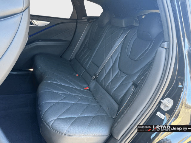 Used 2023 BMW XM AWD/4WD image 25