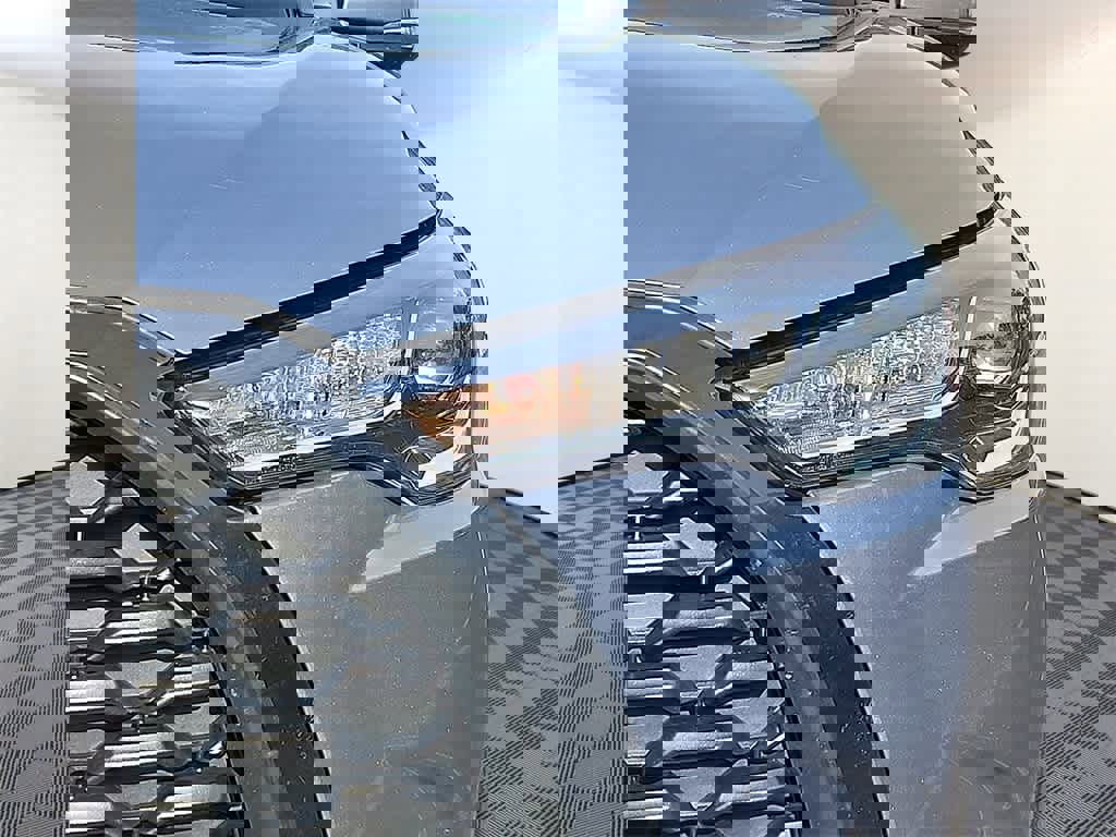 Used 2022 Toyota Corolla Cross LE image 8