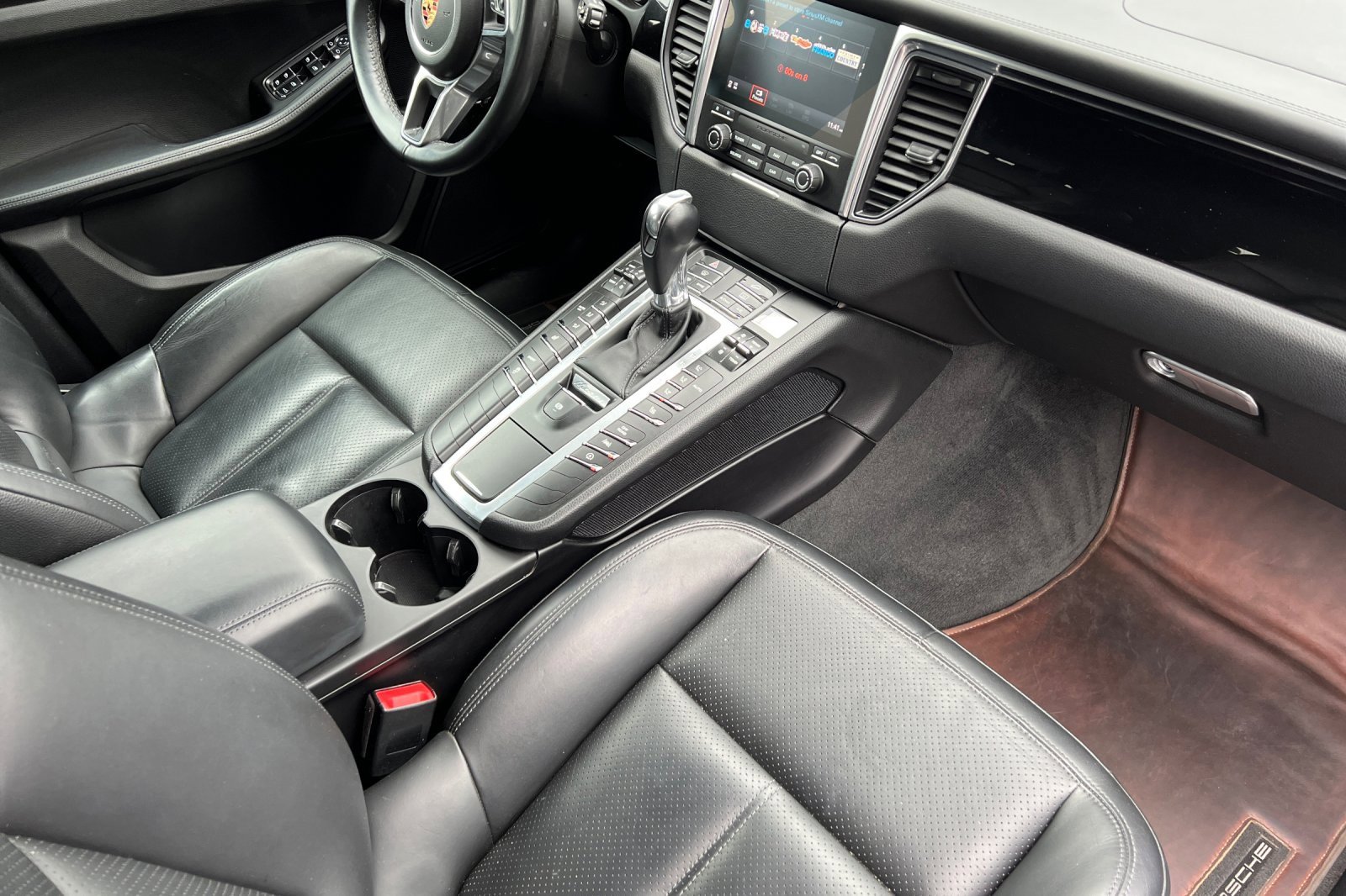 Used 2018 Porsche Macan image 22