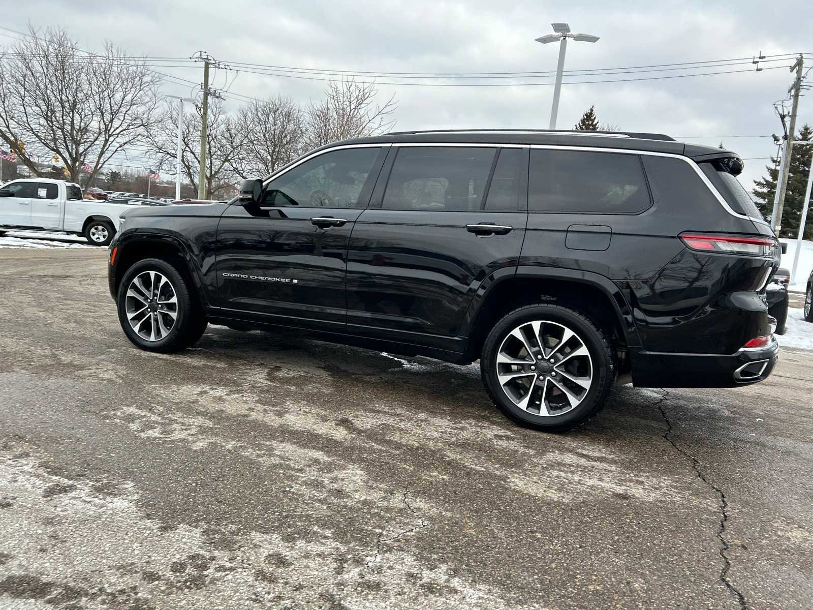 Certified 2023 Jeep Grand Cherokee L Overland w/ Advanced Protech Group III image 21