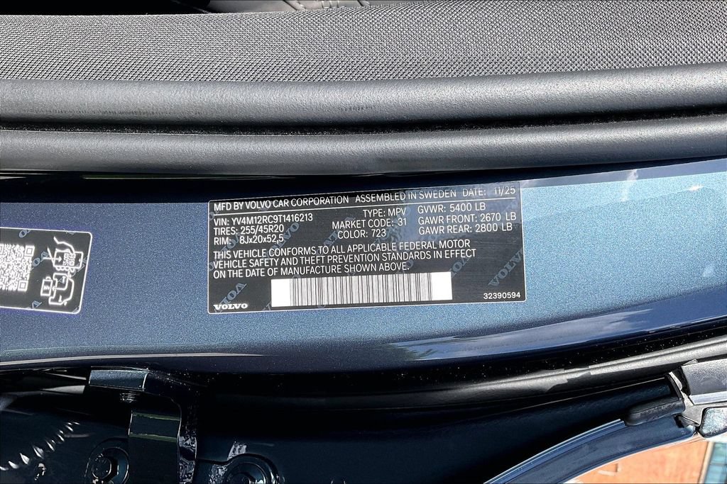 Used 2026 Volvo XC60 B5 Plus AWD/4WD image 45