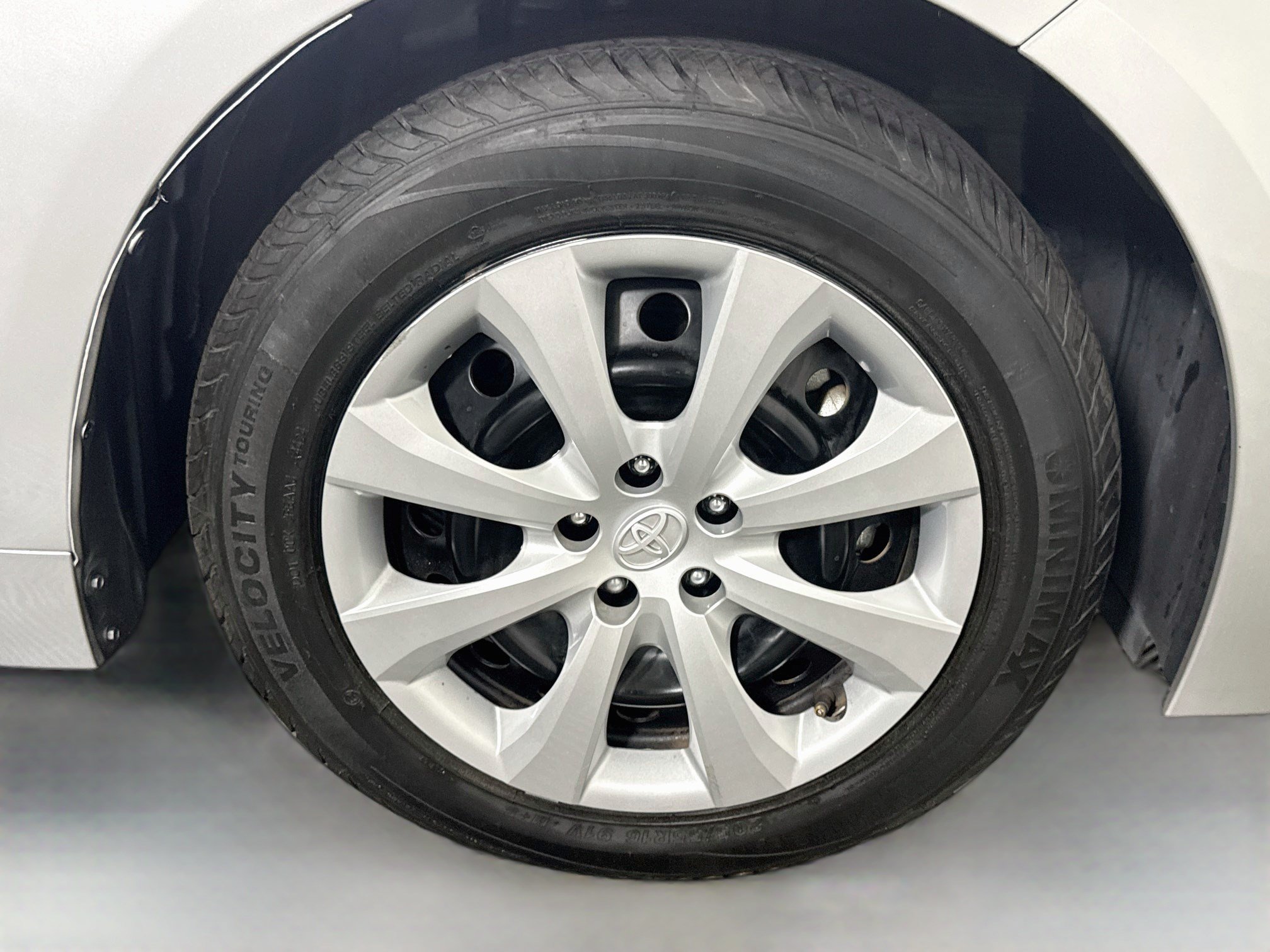 Used 2024 Toyota Corolla LE FWD image 31
