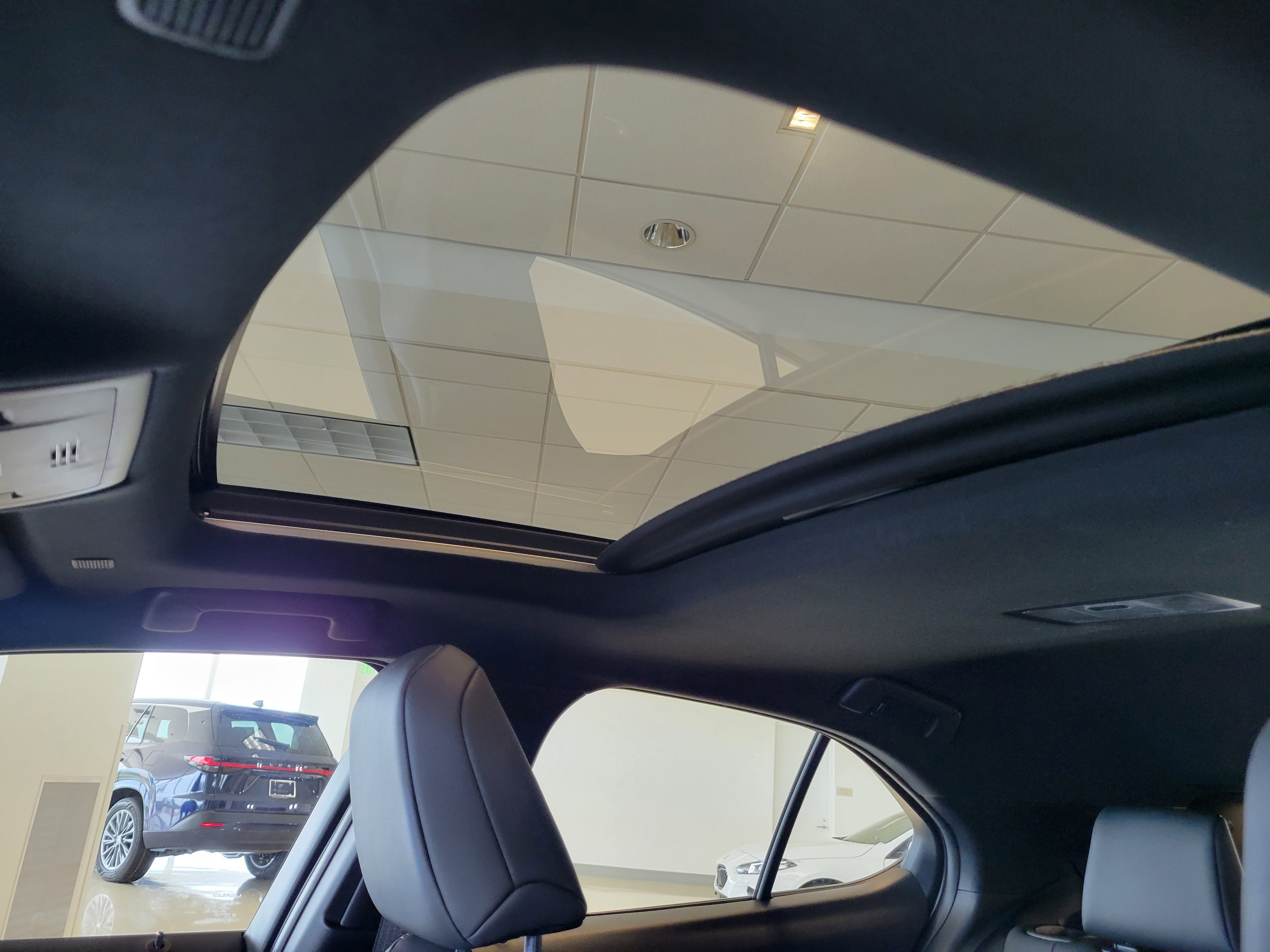 Used 2025 Lexus UX 300h FWD image 26