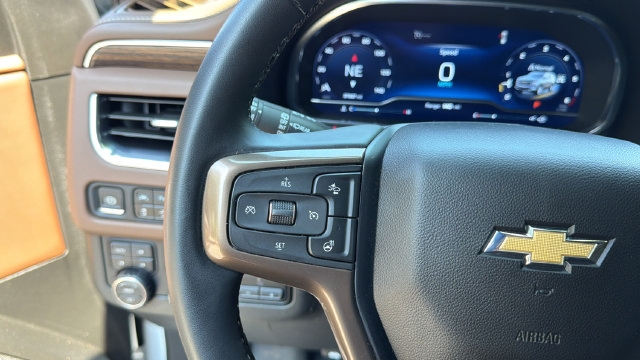 Used 2024 Chevrolet Suburban High Country AWD/4WD image 23