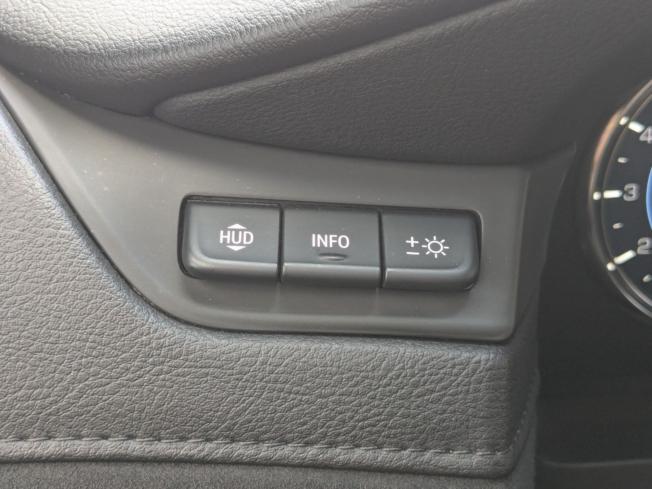 Certified 2020 Cadillac Escalade Premium Luxury AWD/4WD image 19