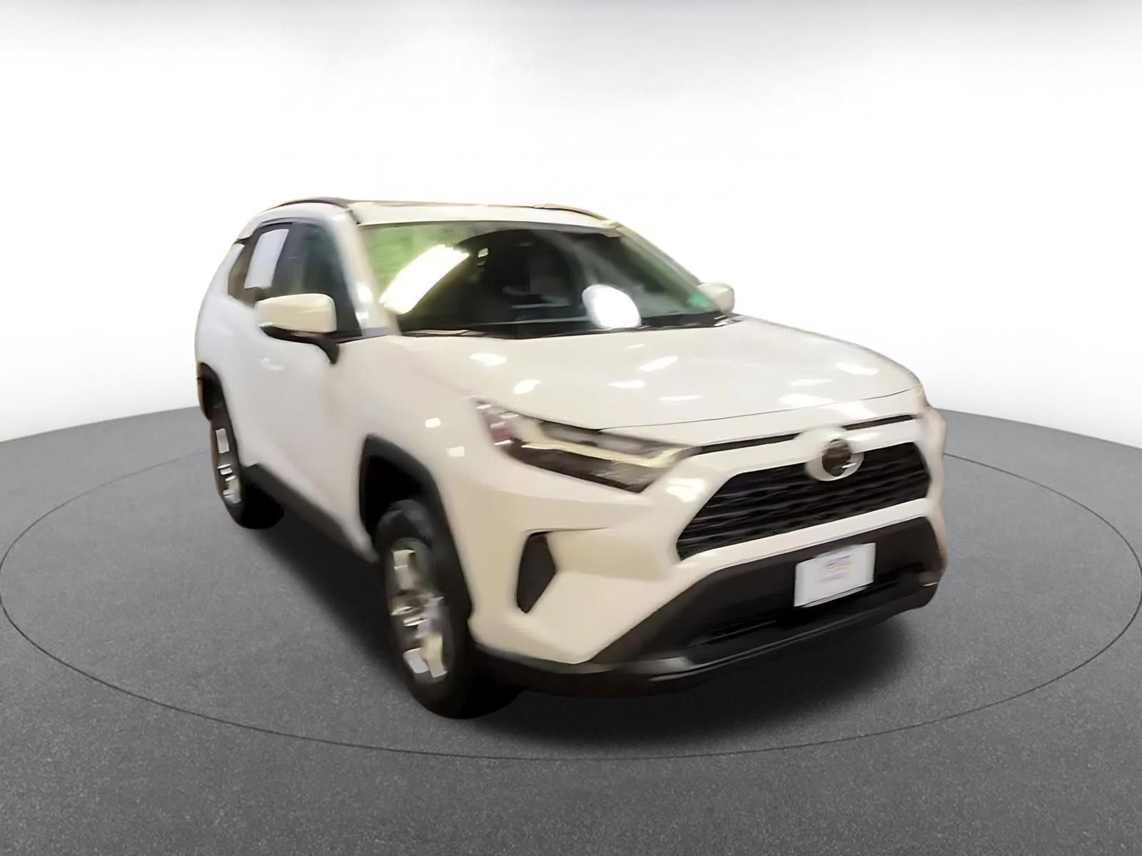 Used 2025 Toyota RAV4 XLE image 3
