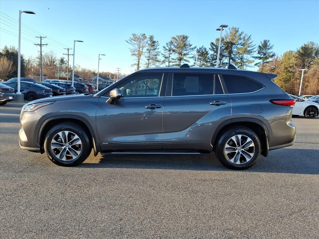 Used 2023 Toyota Highlander XLE image 13