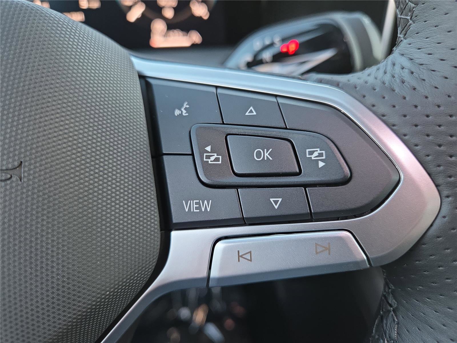 New 2026 Volkswagen Tiguan SE R-Line image 18