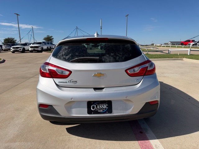 Used 2019 Chevrolet Cruze LT w/ Convenience Package FWD image 4