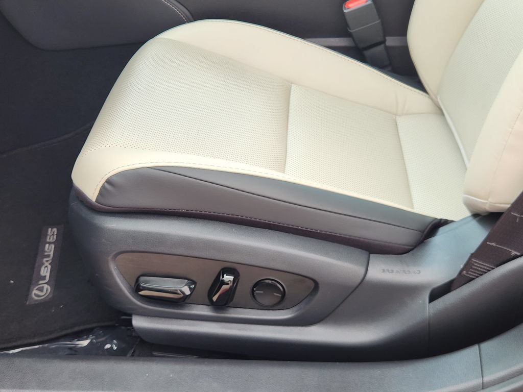 Certified 2025 Lexus ES 350 w/ Premium Package FWD image 23