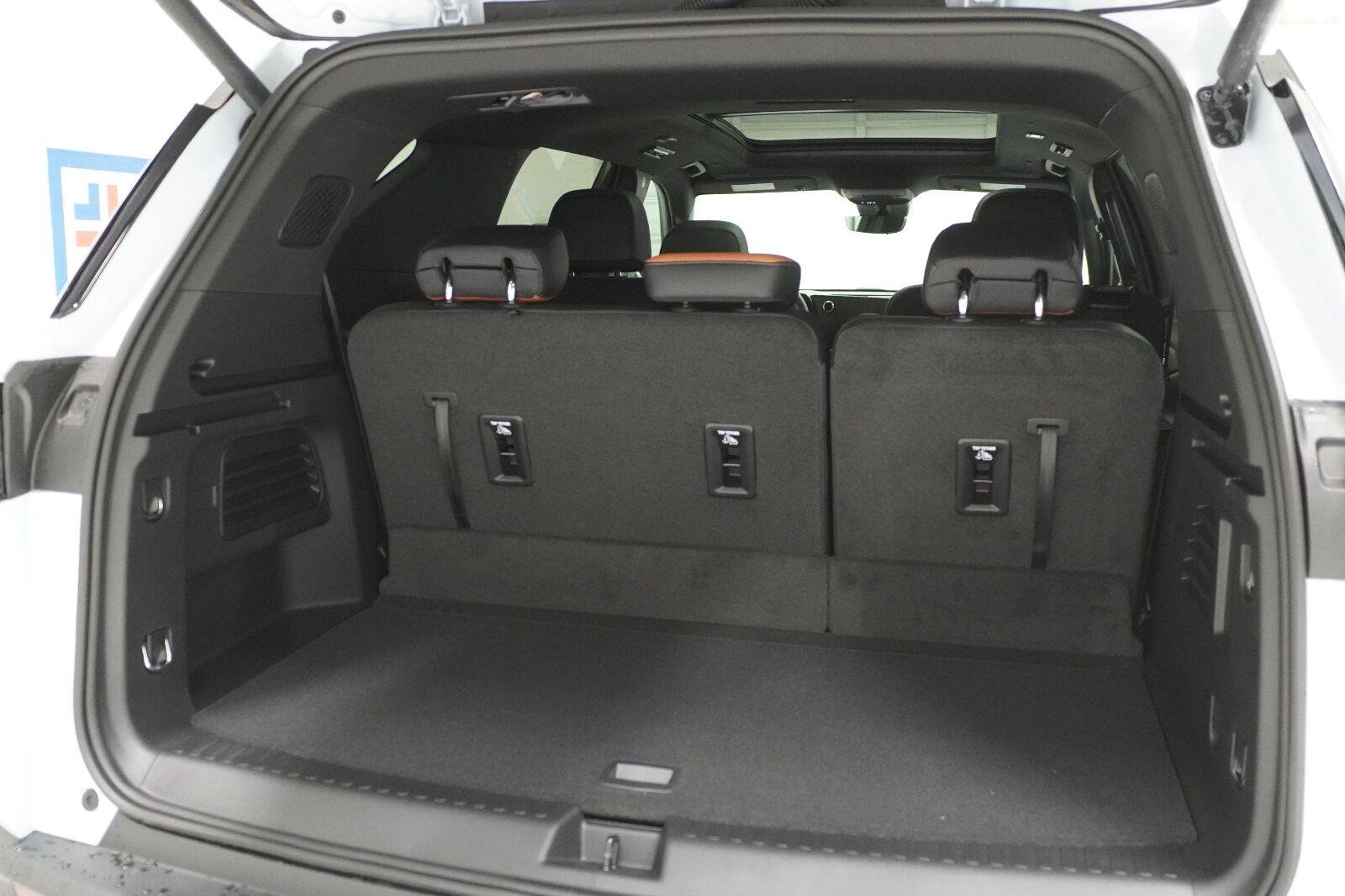 New 2027 Chevrolet Traverse Z71 w/ Enhanced Driving Package AWD/4WD image 39