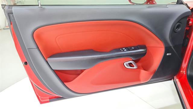 Used 2015 Dodge Challenger R/T Plus RWD image 21