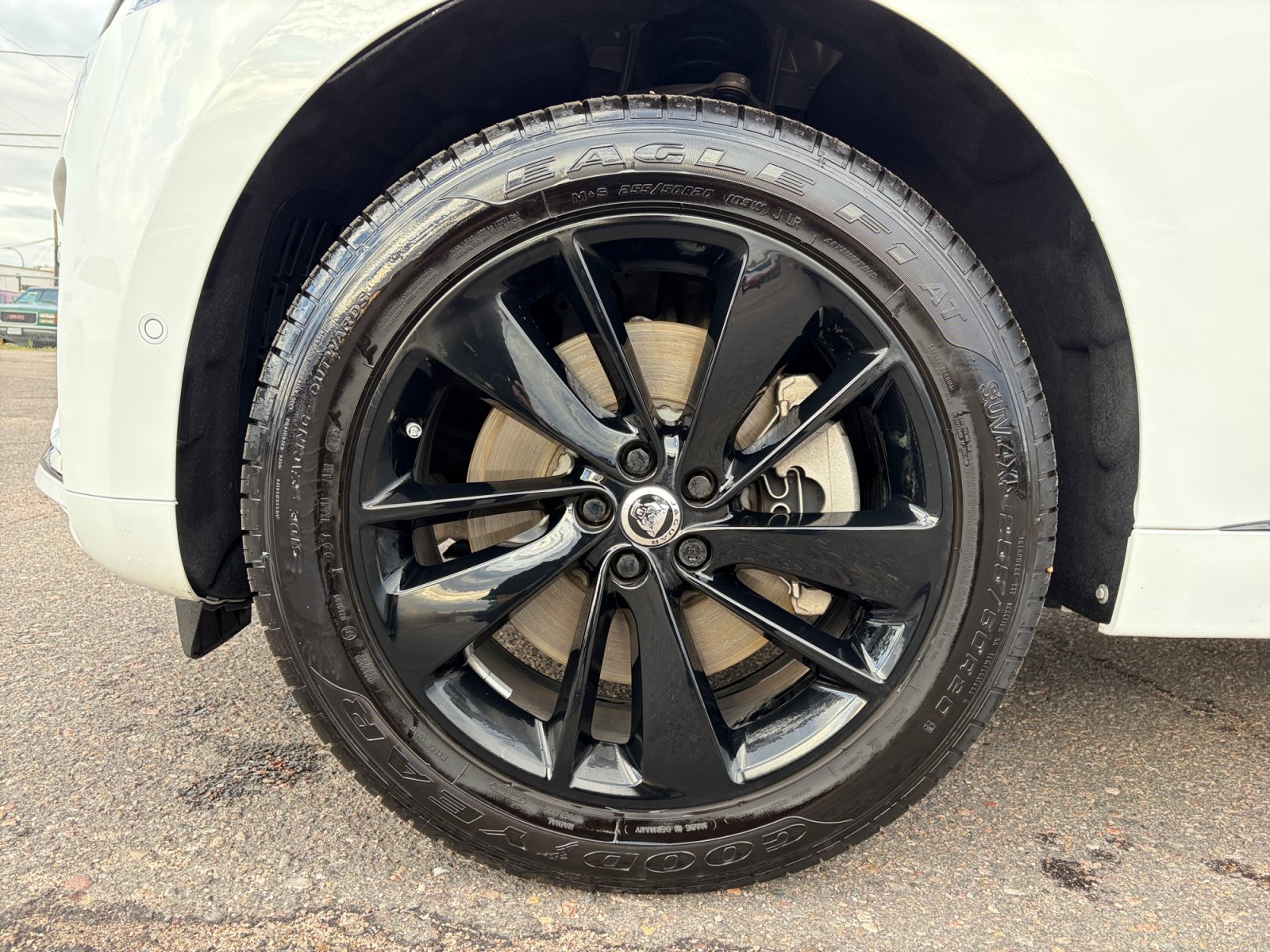 Certified 2026 Jaguar F-PACE R-Dynamic S AWD/4WD image 24
