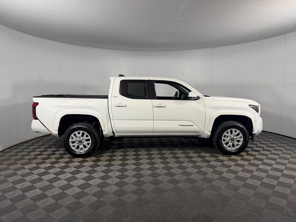 Used 2026 Toyota Tacoma SR5 AWD/4WD image 7