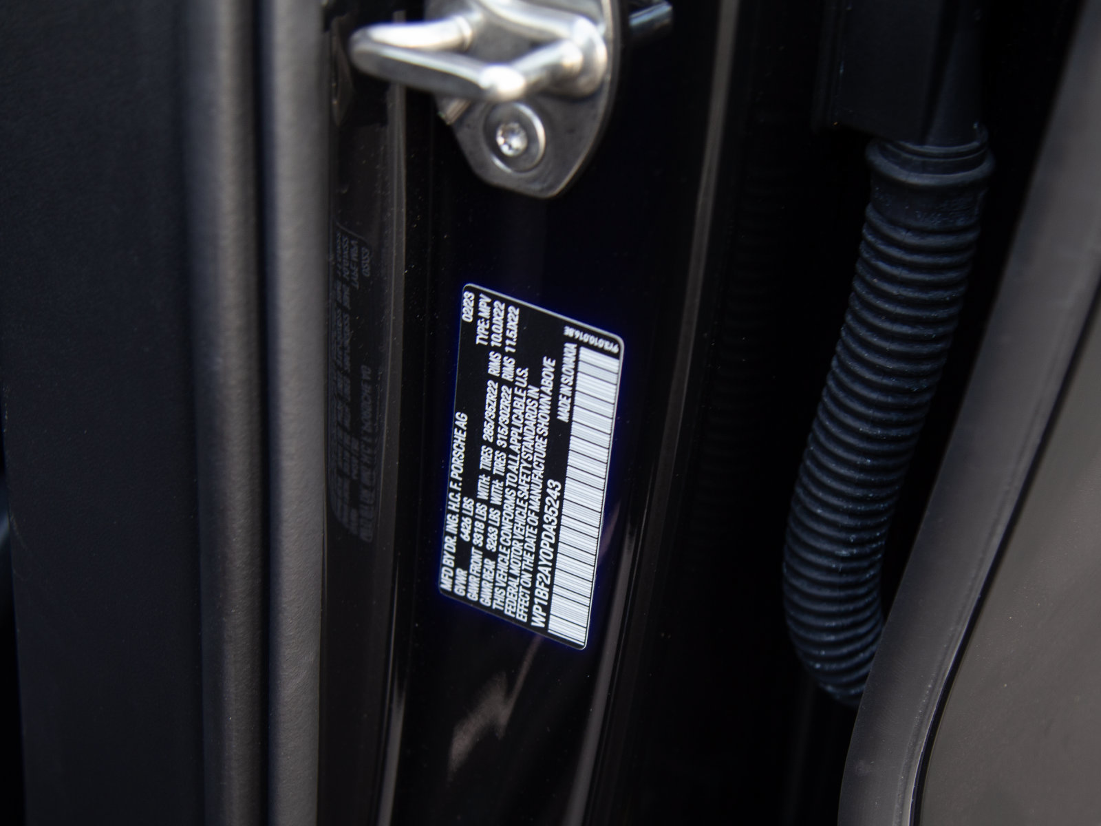 Certified 2023 Porsche Cayenne Turbo AWD/4WD image 4