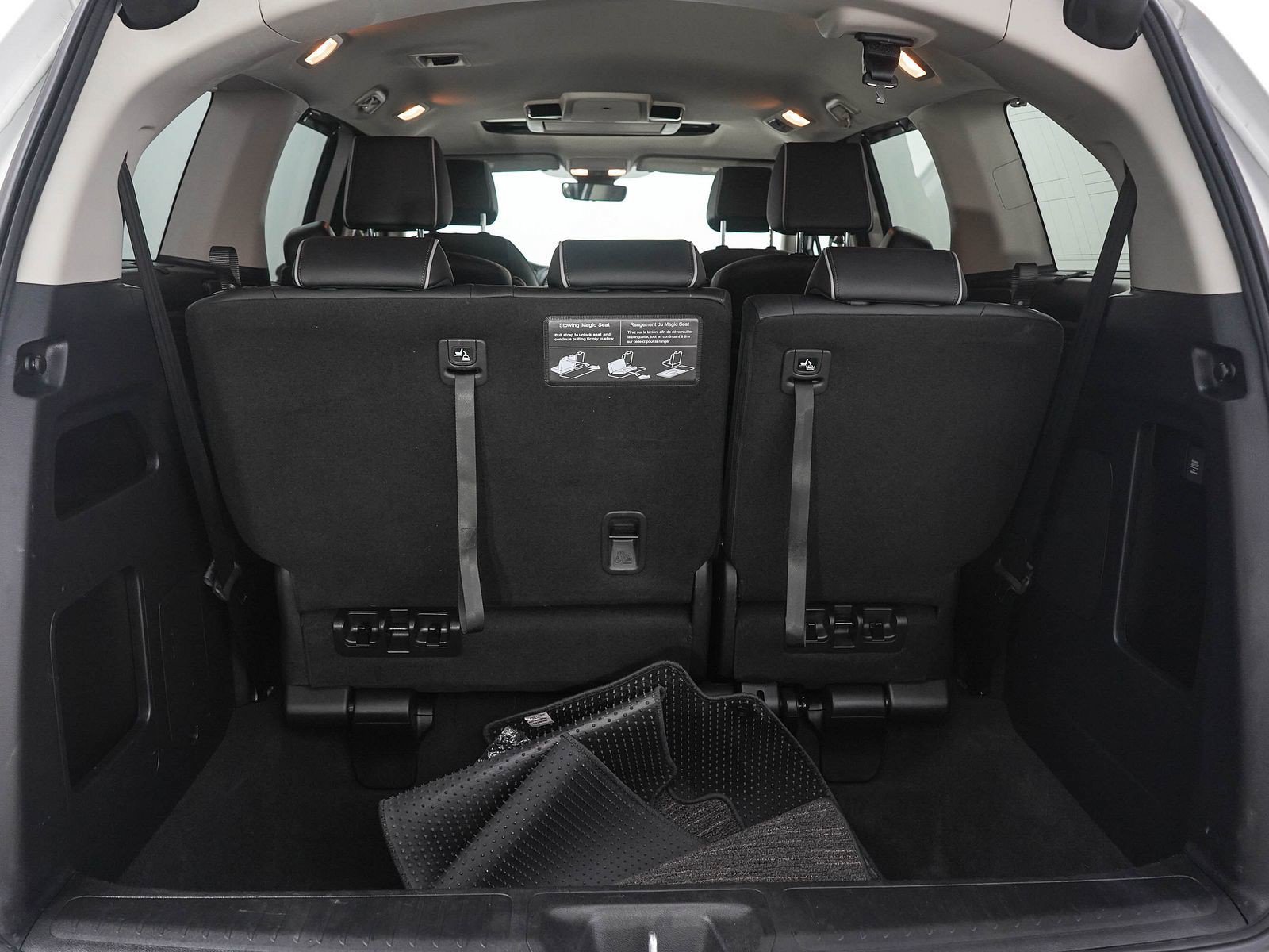 Used 2025 Honda Odyssey Elite image 9